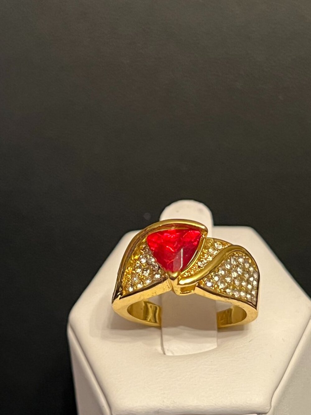 Gold-Tone Trillion Cut Red Stone Ring with Clear Accents Size 7.5 (390)